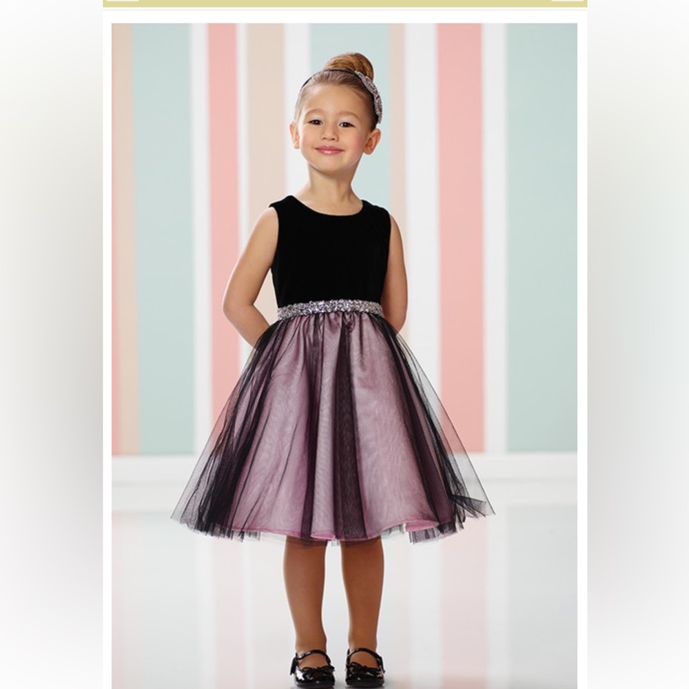 Joan Calabrese for Mon Cheri Flower Girls Dress 8